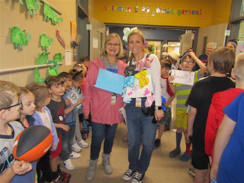 Students celebrate reading during Read Across America Week